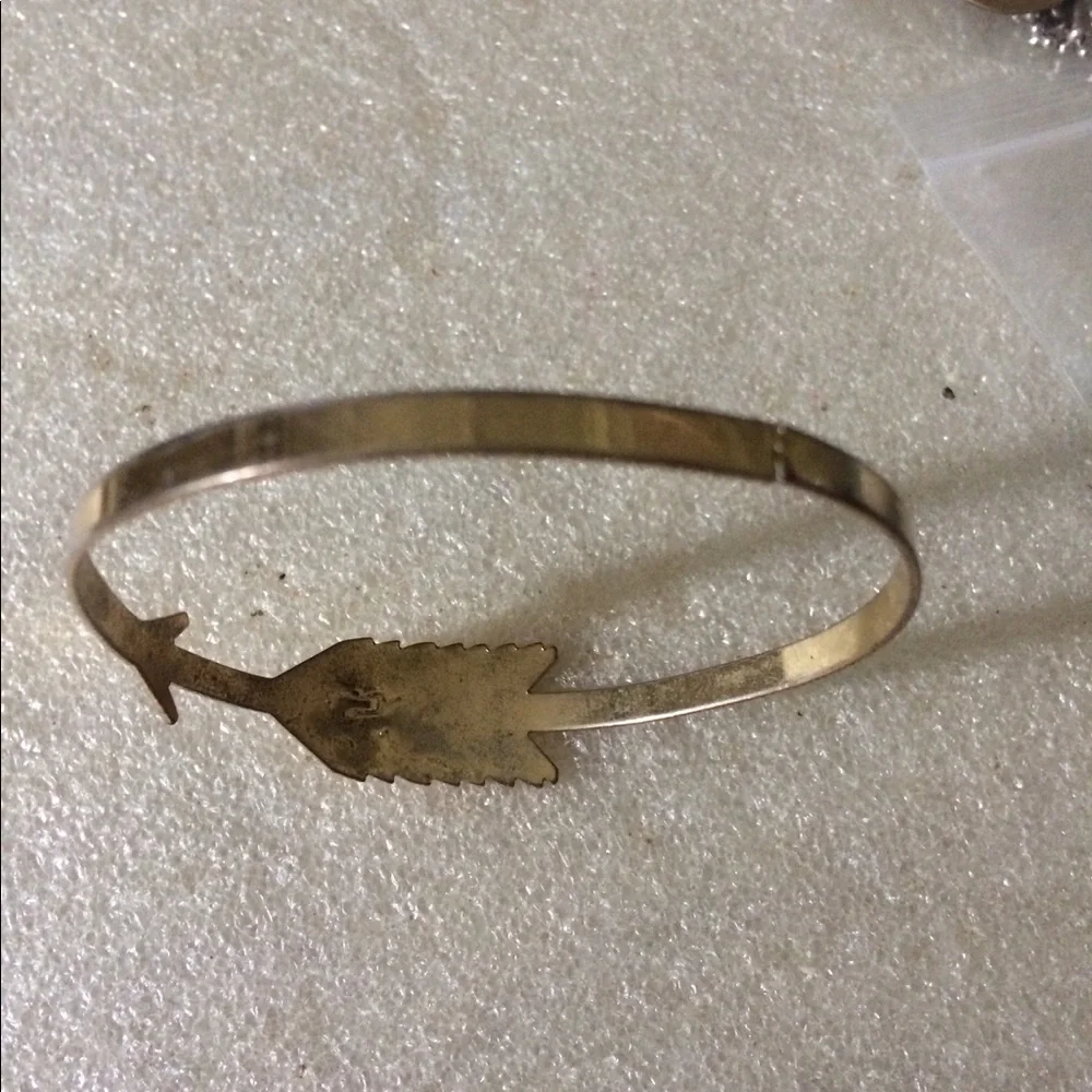 Vintage arowy bangle